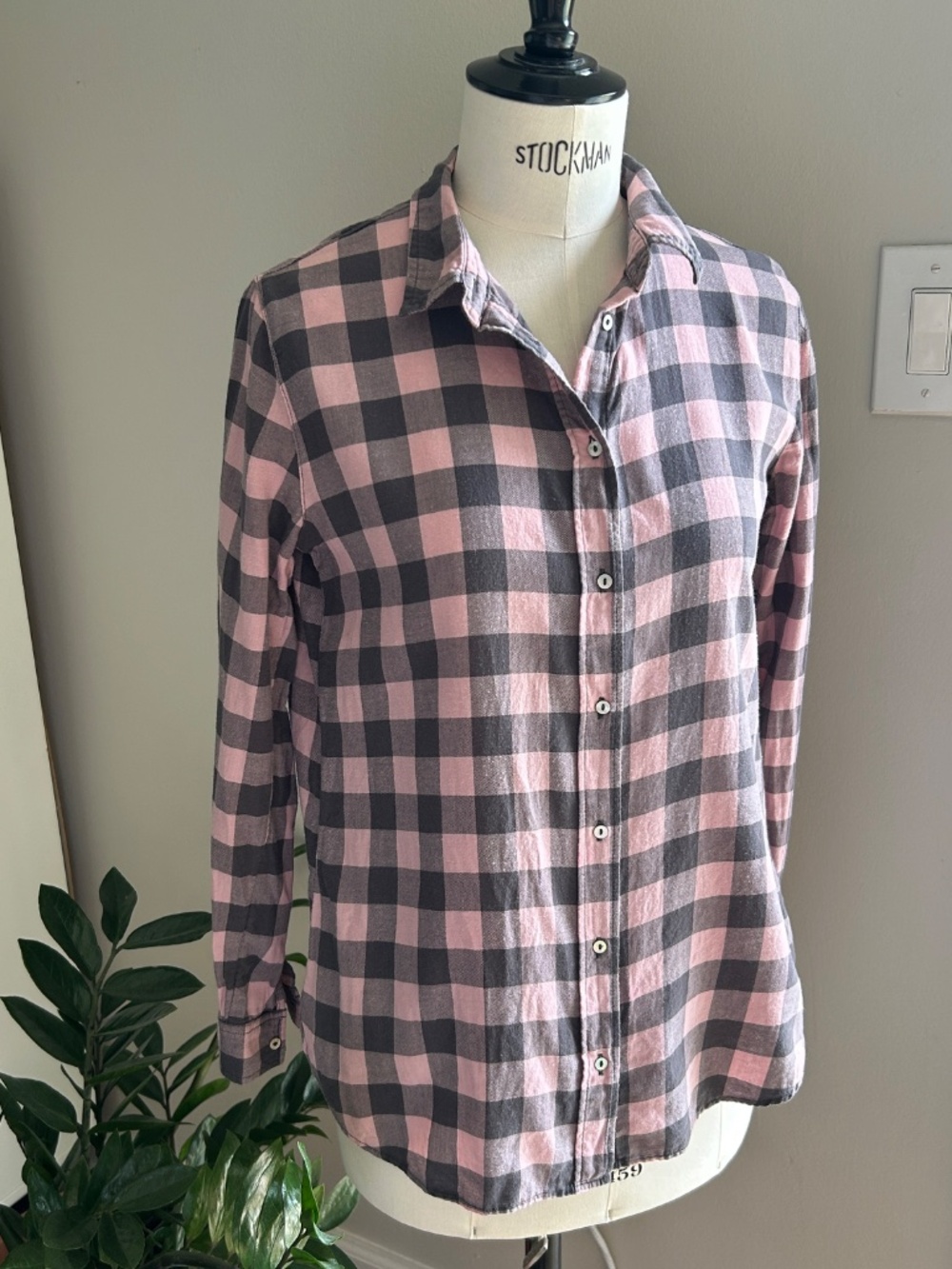 H&M pink gray plaid checked button-up flannel shirt - Picture 1 of 6